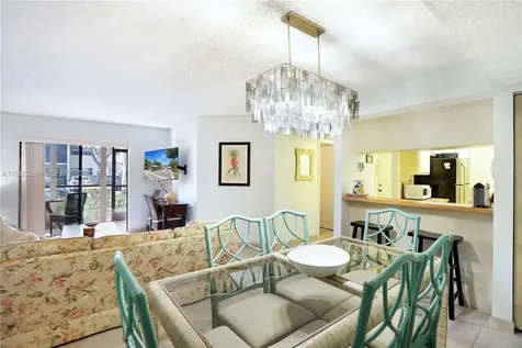 927 NE 199th Street Miami FL 33179