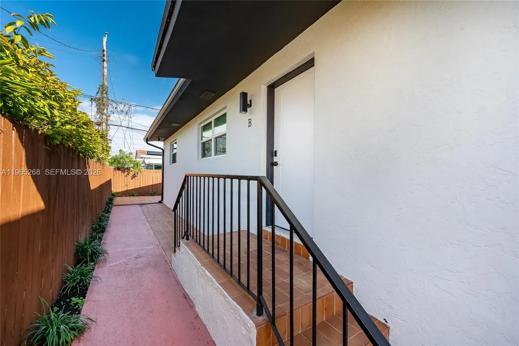 3321 NW 19th Terrace Miami FL 33125