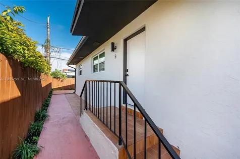3321 NW 19th Terrace Miami FL 33125