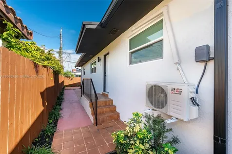 3321 NW 19th Terrace Miami FL 33125