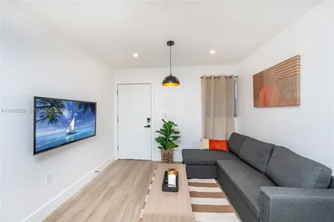 3321 NW 19th Terrace Miami FL 33125