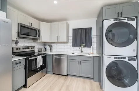 3321 NW 19th Terrace Miami FL 33125