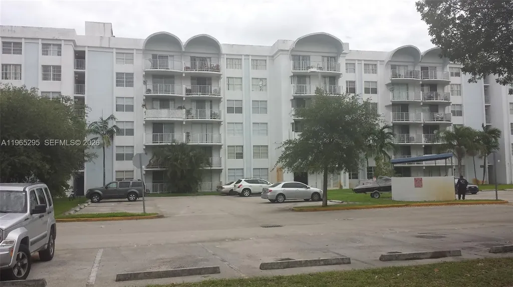492 NW 165th Street Road Miami FL 33169