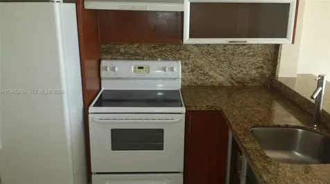492 NW 165th Street Road Miami FL 33169