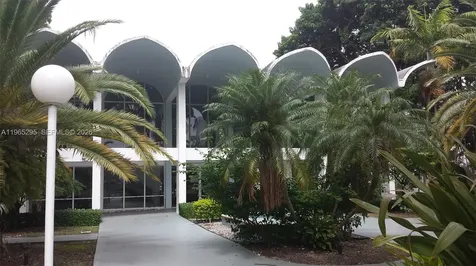 492 NW 165th Street Road Miami FL 33169