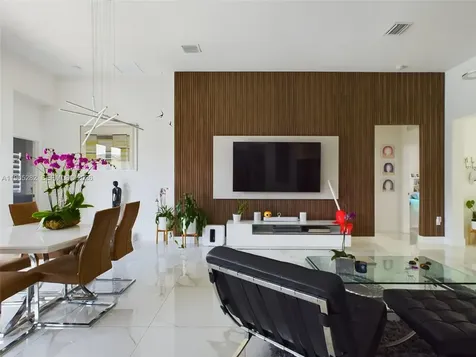 14560 SW 22nd Terrace Miami FL 33175