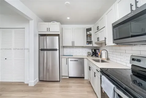 3321 NW 19th Terrace Miami FL 33125