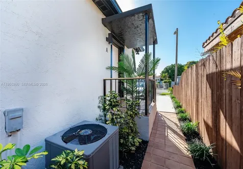 3321 NW 19th Terrace Miami FL 33125