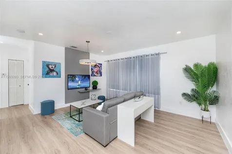 3321 NW 19th Terrace Miami FL 33125