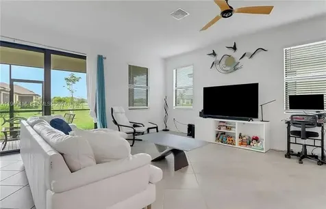 3426 Menores Way Fort Myers FL 33905