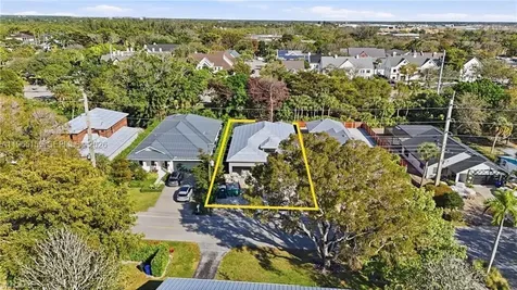 1050 13th Street N Naples FL 34102
