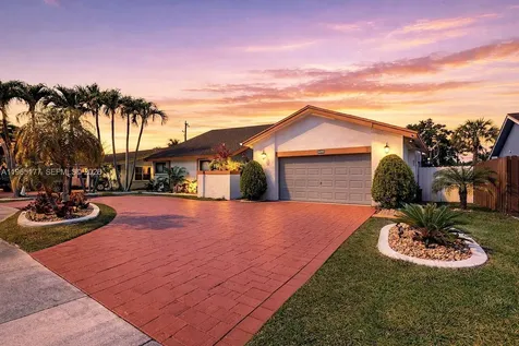 9400 SW 100th Avenue Road Miami FL 33176