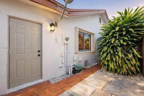 9400 SW 100th Avenue Road Miami FL 33176