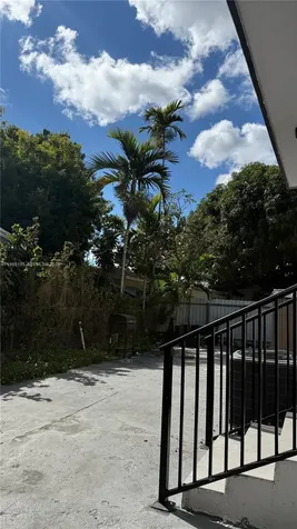 2238 NW 5th Street Miami FL 33125