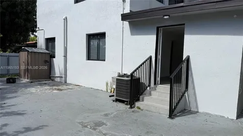 2238 NW 5th Street Miami FL 33125