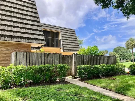 2610 26th Way West Palm Beach FL 33407