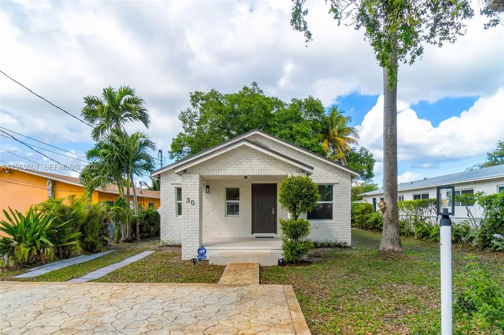30 SW 7th Street Hallandale Beach FL 33009
