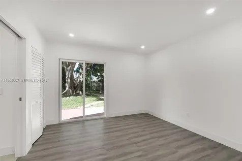 30 SW 7th Street Hallandale Beach FL 33009
