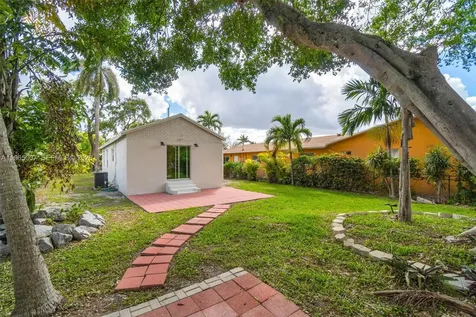 30 SW 7th Street Hallandale Beach FL 33009
