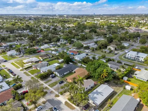 30 SW 7th Street Hallandale Beach FL 33009