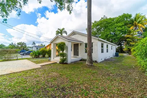 30 SW 7th Street Hallandale Beach FL 33009
