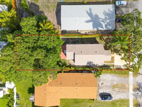 30 SW 7th Street Hallandale Beach FL 33009