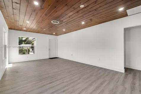 30 SW 7th Street Hallandale Beach FL 33009