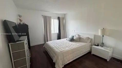 731 N Pine Island Road Plantation FL 33324