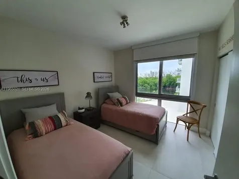 16385 Biscayne Boulevard North Miami Beach FL 33160