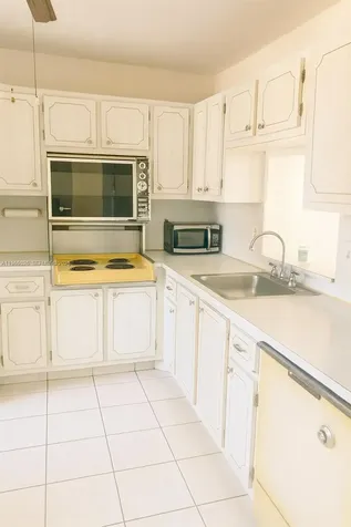 610 NE 12th Avenue Hallandale Beach FL 33009