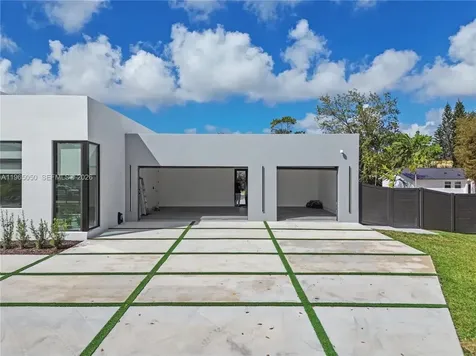 11481 SW 93 Street Miami FL 33176