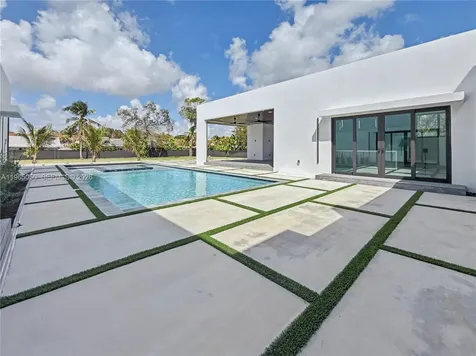 11481 SW 93 Street Miami FL 33176