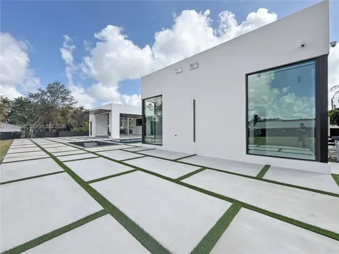11481 SW 93 Street Miami FL 33176