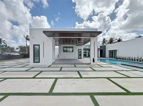 11481 SW 93 Street Miami FL 33176