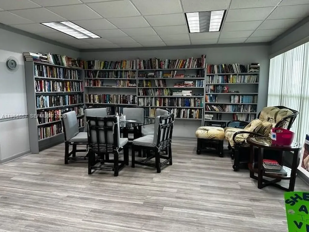 2223 Park Lane Hollywood FL 33021