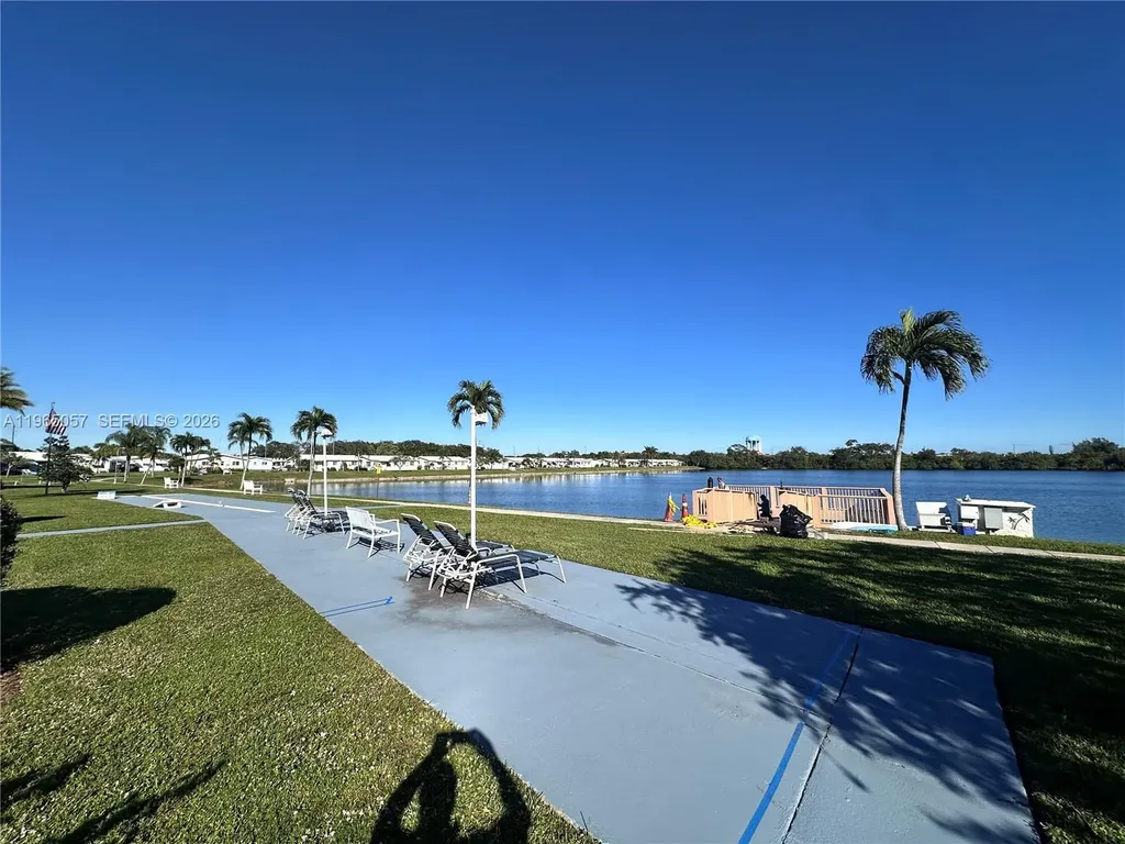 2223 Park Lane Hollywood FL 33021