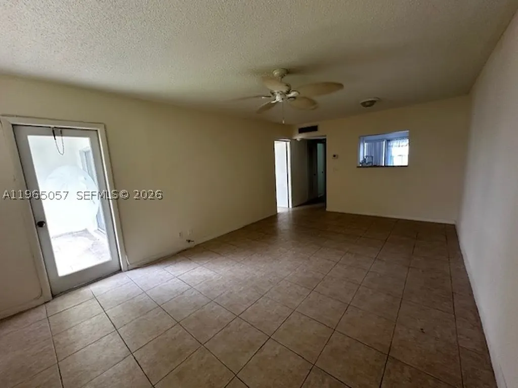 2223 Park Lane Hollywood FL 33021