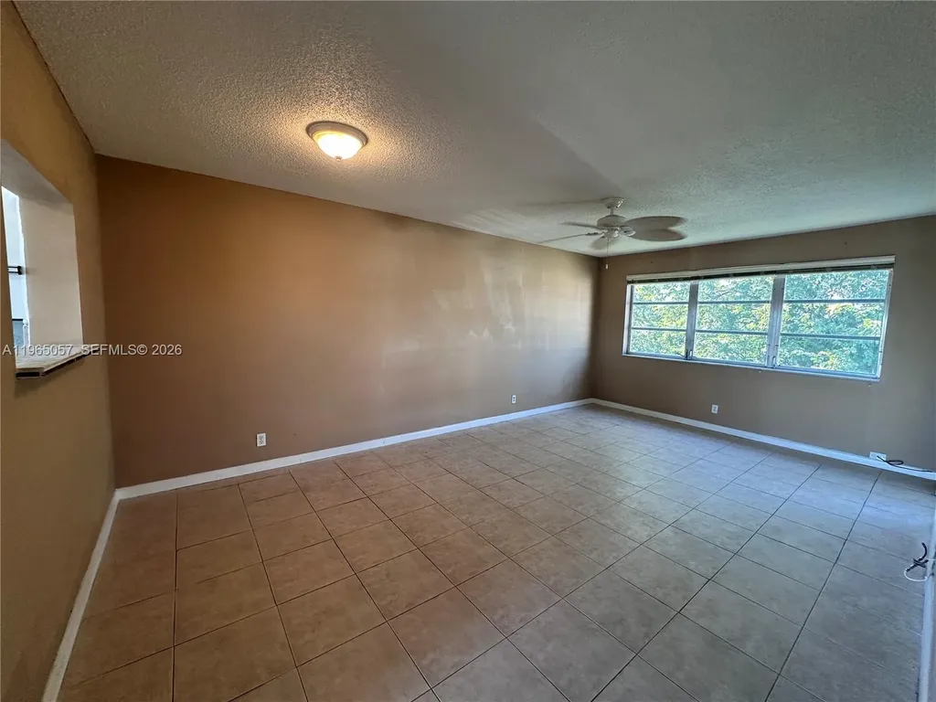 2223 Park Lane Hollywood FL 33021