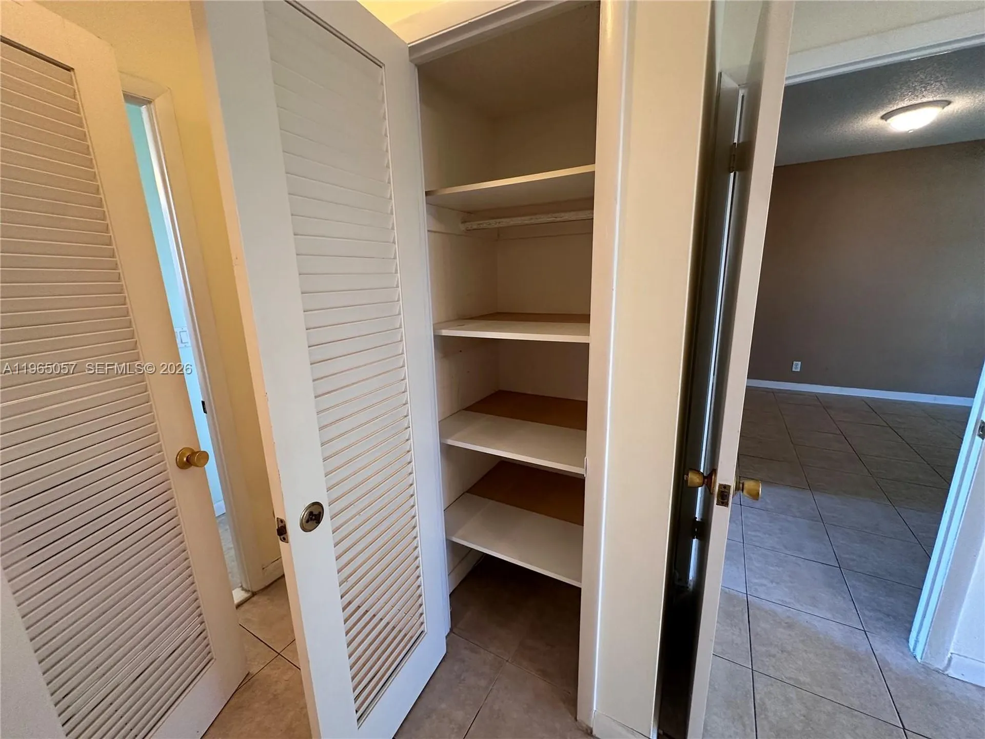 2223 Park Lane Hollywood FL 33021