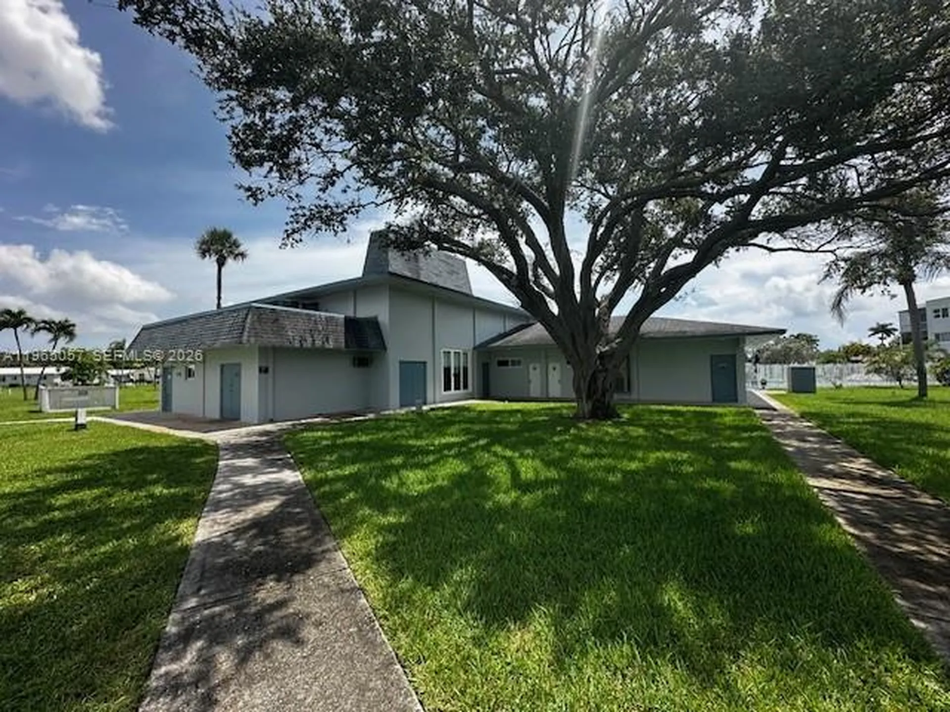 2223 Park Lane Hollywood FL 33021