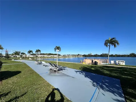 2223 Park Lane Hollywood FL 33021