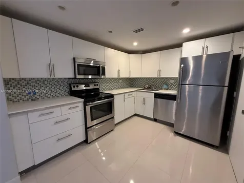 5555 Collins Avenue Miami Beach FL 33140