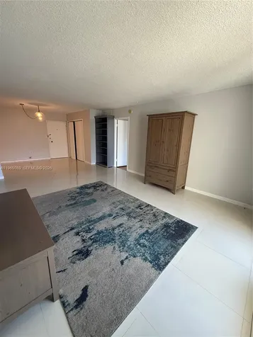 5555 Collins Avenue Miami Beach FL 33140