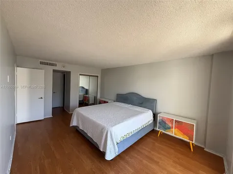 5555 Collins Avenue Miami Beach FL 33140