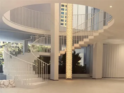 5555 Collins Avenue Miami Beach FL 33140