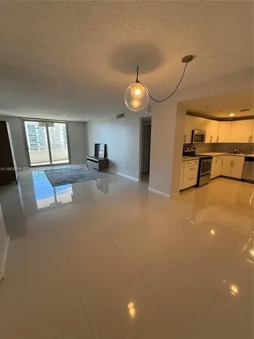 5555 Collins Avenue Miami Beach FL 33140