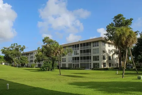 2900 N Palm Aire Drive Pompano Beach FL 33069