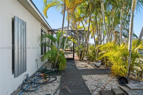 2025 NW 7th Terrace Cape Coral FL 33993