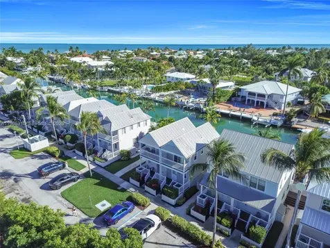 7026 Harbor Village Drive Duck FL 33050