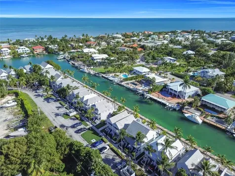 7026 Harbor Village Drive Duck FL 33050